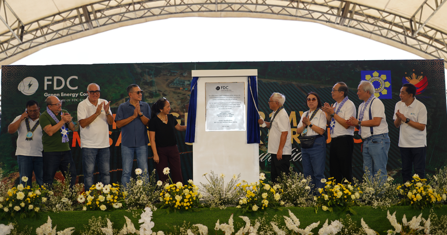 Energy industry officials and Filinvest Development Corporation (FDC) executives join the inauguration of FDC Green Energy Corp.’s (FDC Green) new large-scale solar power project in Misamis Oriental. Seen in the photo are (from left to right) ERC Chairperson Atty. Francis Saturnino C. Juan, PHIVIDEC Administrator Atty. Joseph Donato J. Bernedo, FDC Green President and CEO Juan Eugenio L. Roxas, NEA Administrator Antonio Mariano C. Almeda, DOE Sec. Atty. Sharon S. Garin, FDC Chairman Jonathan T. Gotianun, FDC Vice Chairperson Josephine T. Gotianun-Yap, Ambassador Joseph M. Yap, FDC Director Michael Edward T. Gotianun, and FDC COO Ysmael V. Baysa.